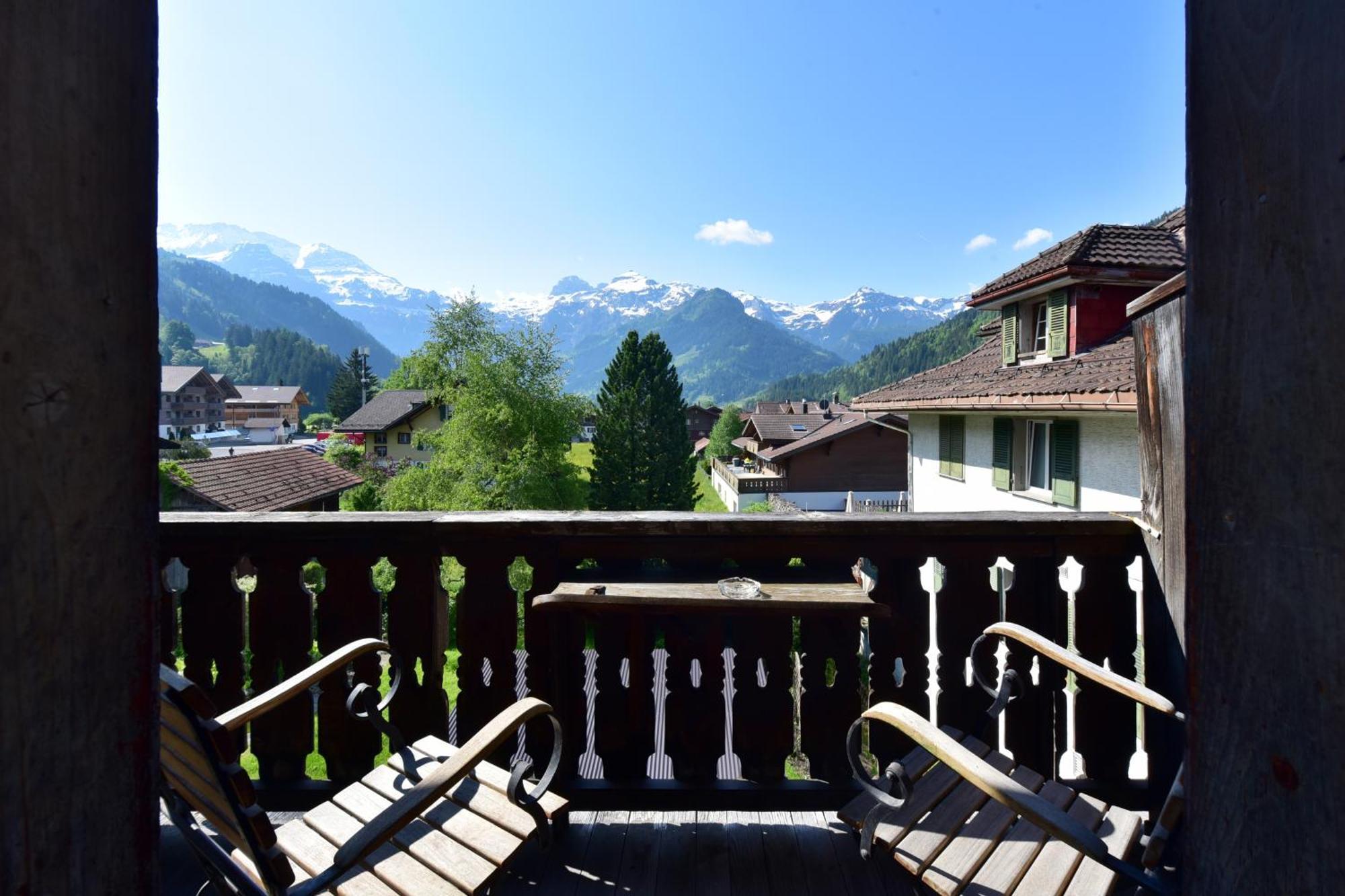 Hotel Sternen Lenk Exteriör bild